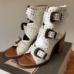 Women's White western Leather Buckle Sandals